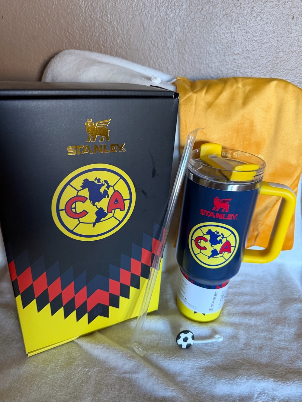 Stanley Navy Travel Mug with Yellow Handle & Club América Logo